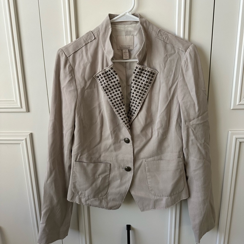Banana Republic Heritage Cream Tan Khaki Bronze Studded Blazer, Size 6 - Picture 2 of 9